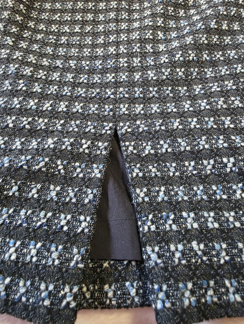 Anne Klein navy tweed skirt - Picture 4 of 8